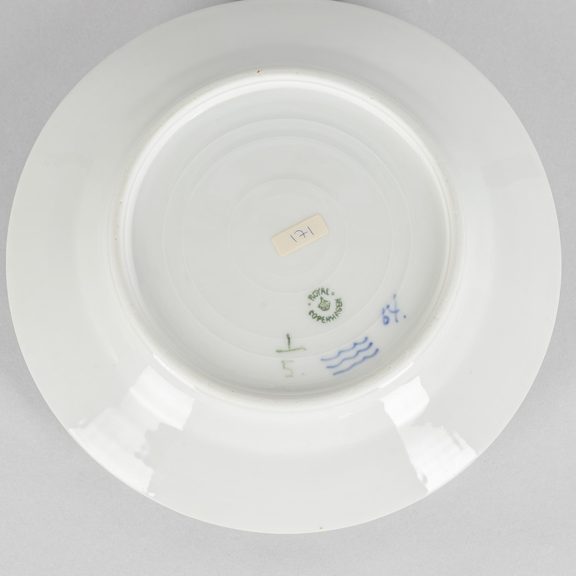 Two  'Blue Fluted Plain' /Musselmalet porcelain butter dishes, Royal Copenhagen, model 4 and 5, 1898-1923 and post 1923.