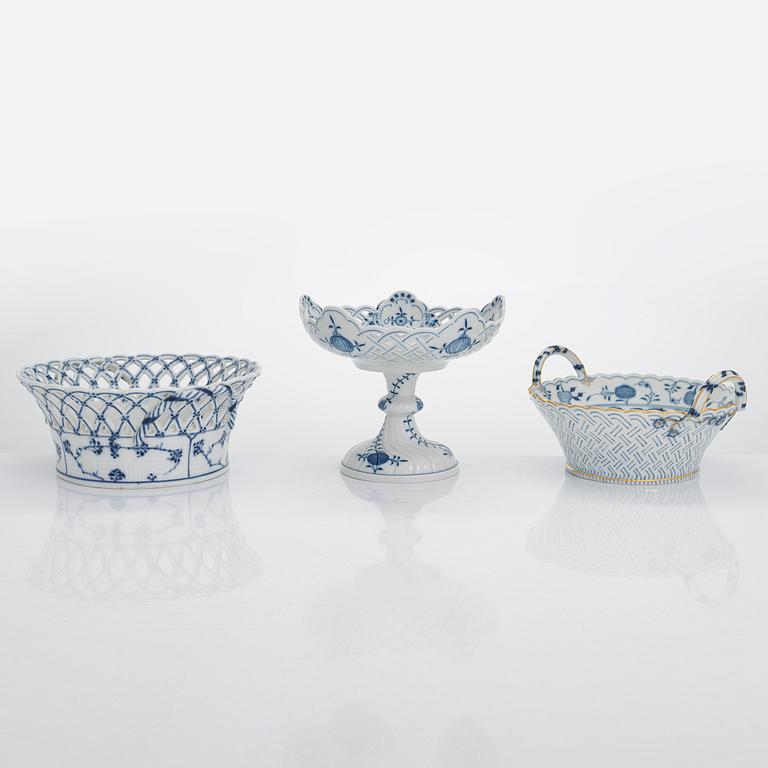 Four porcelain bowls and a dish, late 19th and early 20th century, Meissen and Royal Copenhagen.