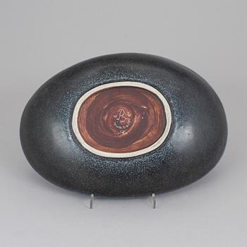 A Carl-Harry Stålhane stoneware dish, Rörstrand 1950's.