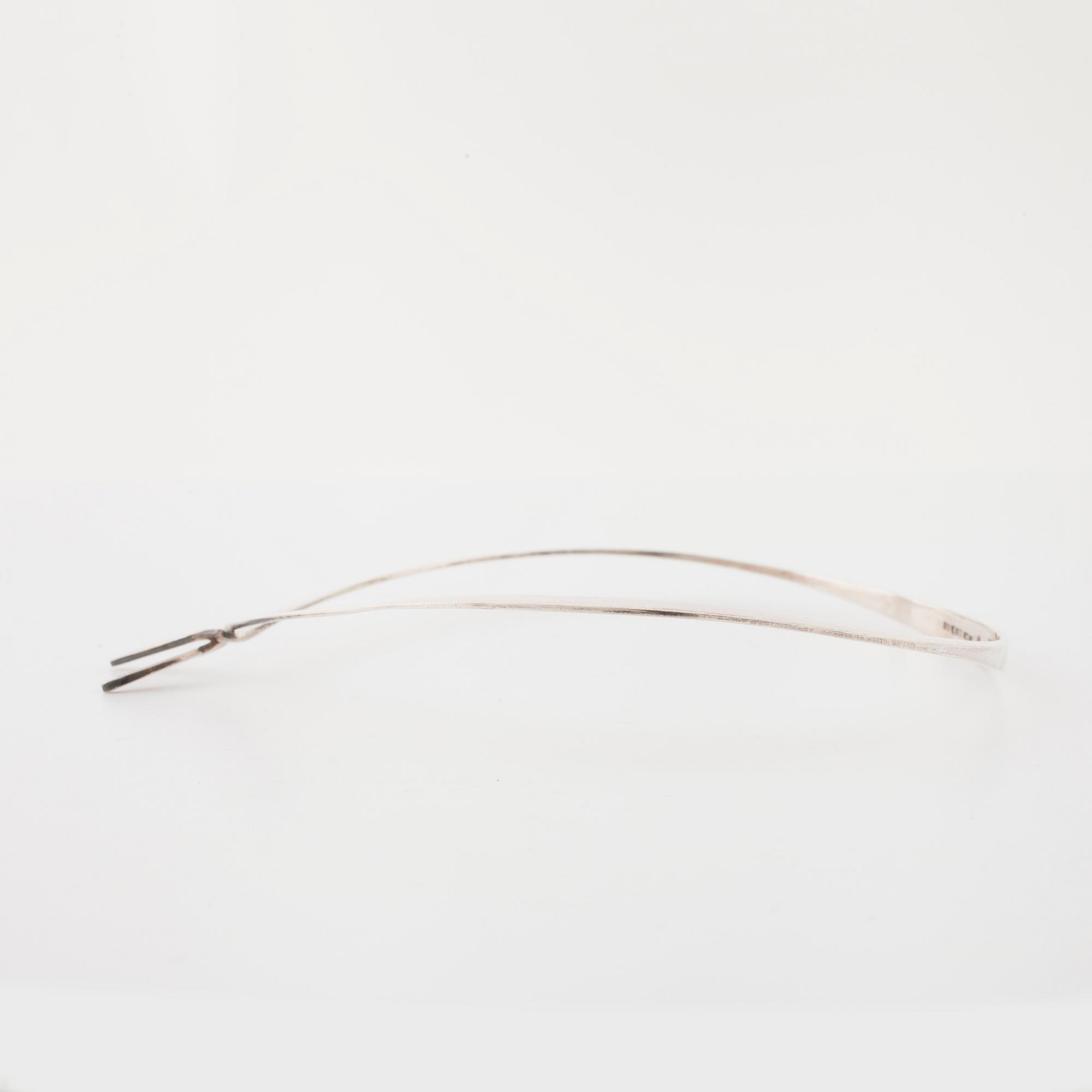 MAURI SARPARANTA, Helsingfors, 1970, a necklace.