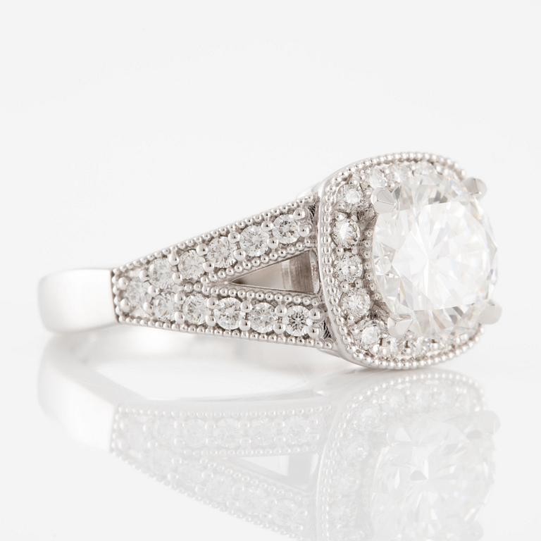 Ring, 18K vitguld med briljantslipad diamant 1.96 ct. Medföljande IGI report.