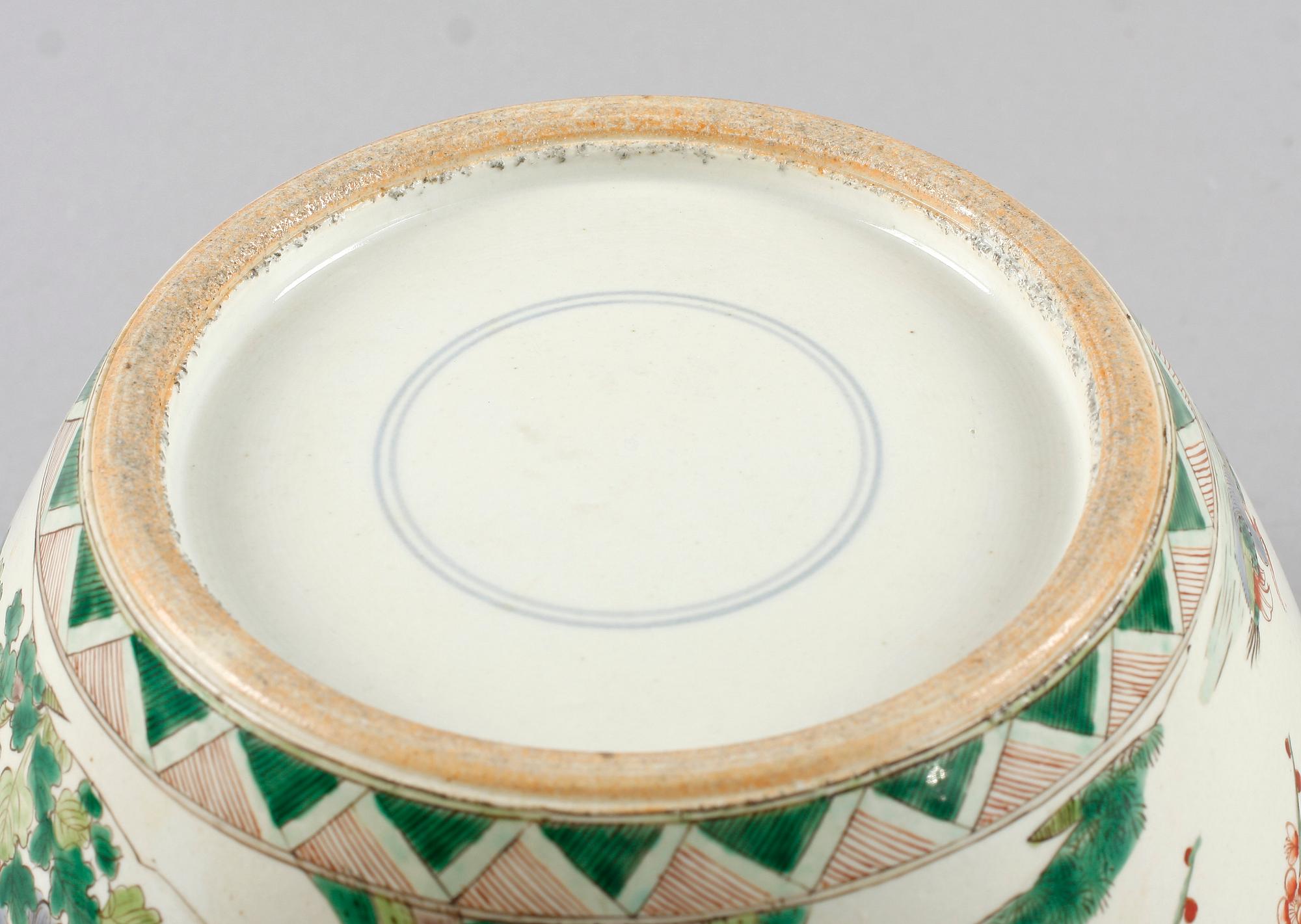 YTTERKRUKA, porslin, Kina, 1900-tal.