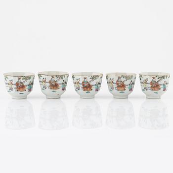 A set of five porcelain cups, China, late Qing dynasty, around 1900.