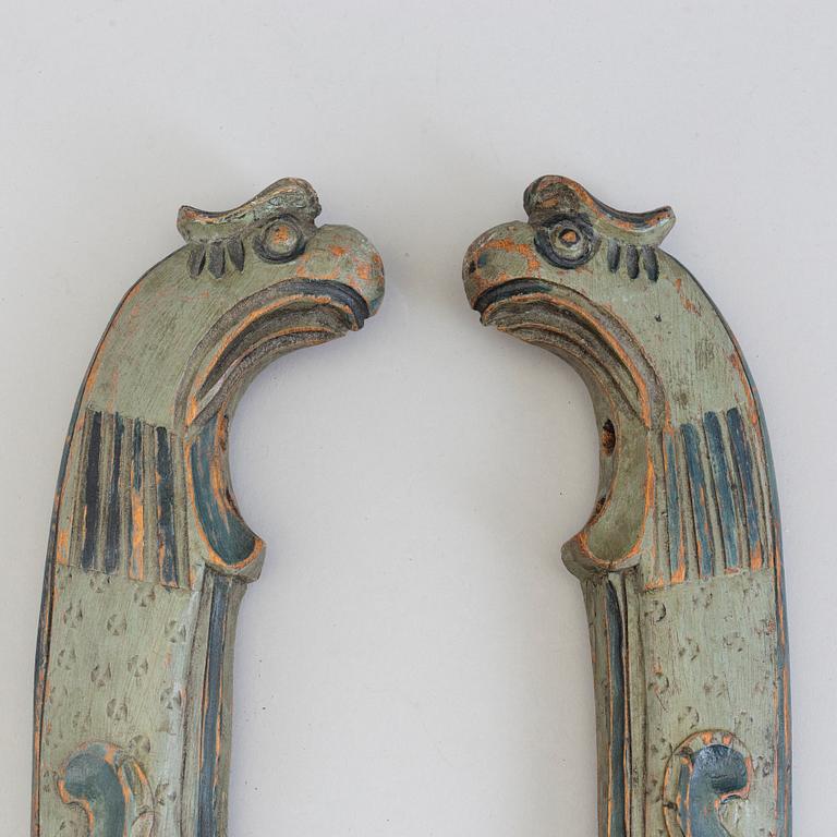 LOKOR, ett par, med fågelhuvuden, 1800-tal.