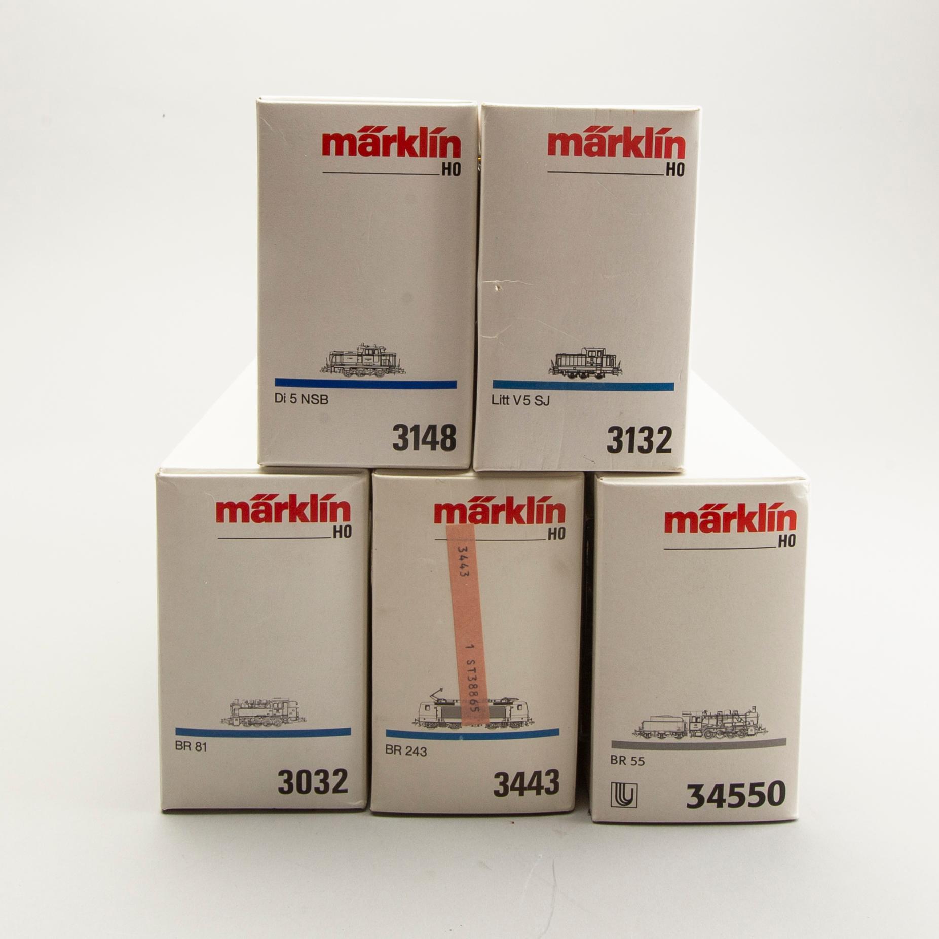 5 Märklin locomotives.