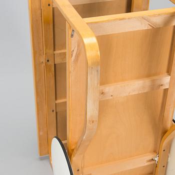 Alvar Aalto, serveringsvagn, modell 98, O.Y. Huonekalu- ja Rakennustyötehdas A.B. 1900-talets mitt.