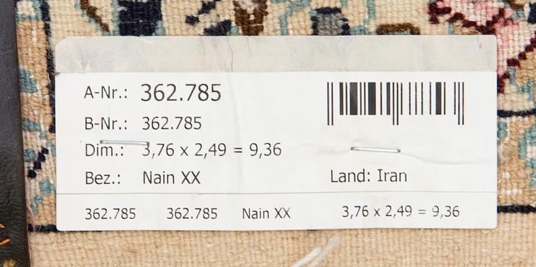 A carpet, Nain, part silk s.k 9LAA. Circa 376 x 249 cm.