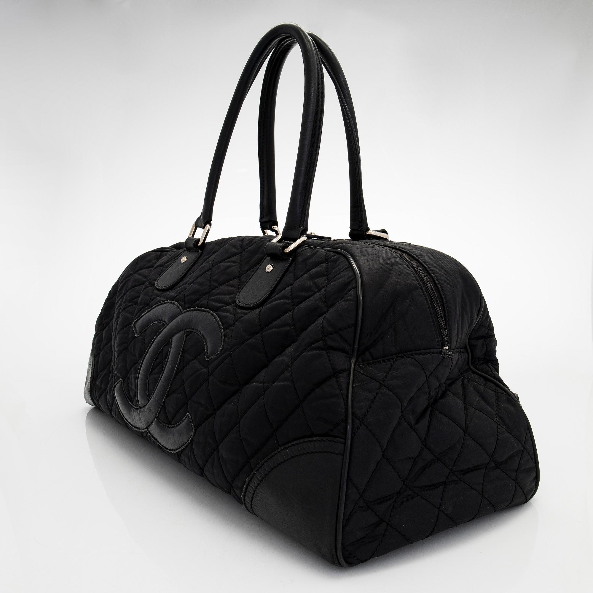 Chanel, laukku, "Paris-New York Duffle", 2005-2006.