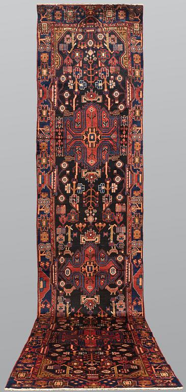 A runner, North east persian, ca 501 x 101 cm.