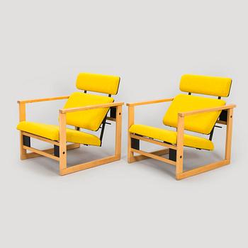 Yrjö Kukkapuro, nojatuoleja, pari, "Alnus" 1990-luku.