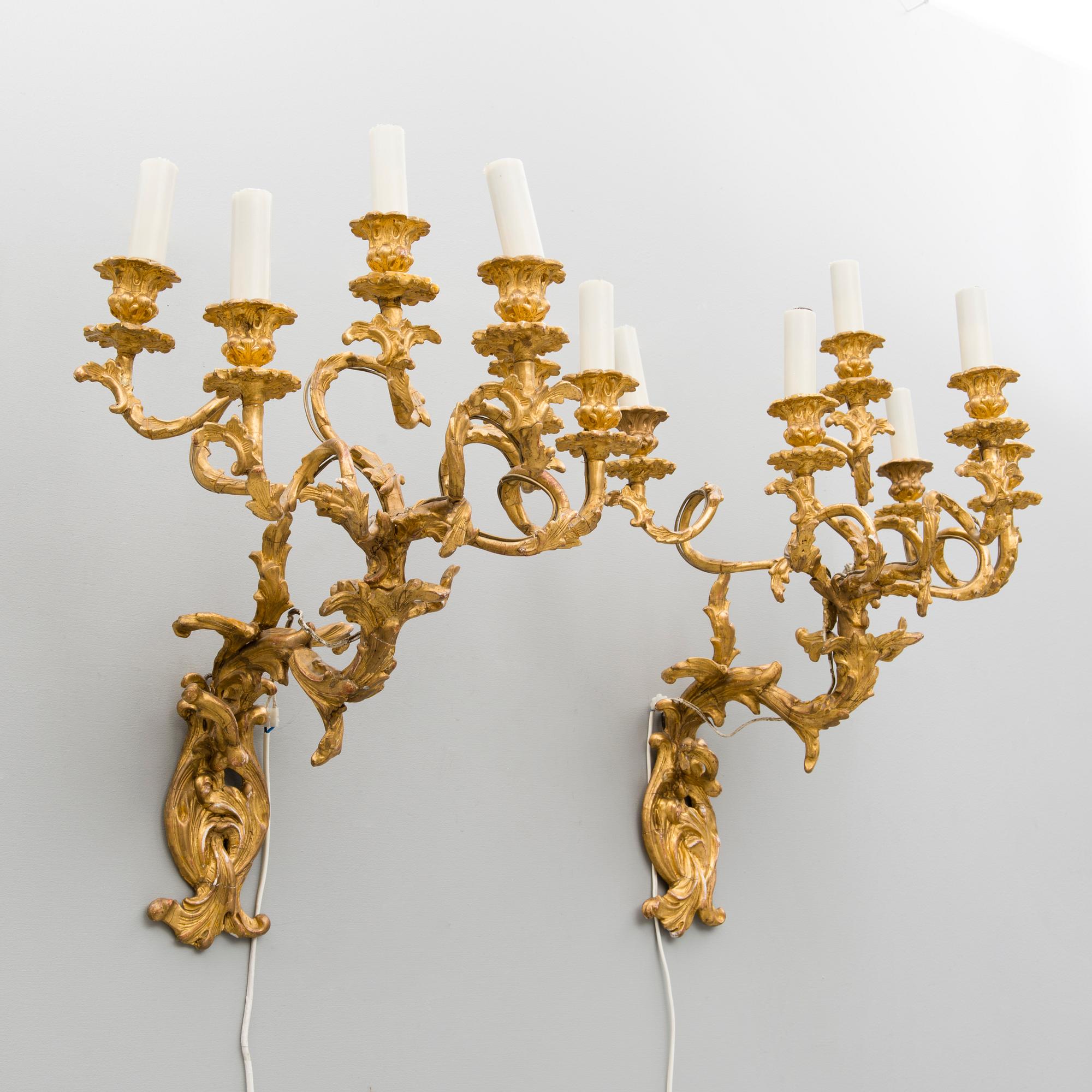 SEINÄKYNTTELIKKÖPARI, kullattua puuta, uusrokokoo, noin 1870-1880-luku.