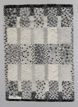 MATTA, rya, Marianne Richter för Östergyllen. Ca 195 x 140 cm.