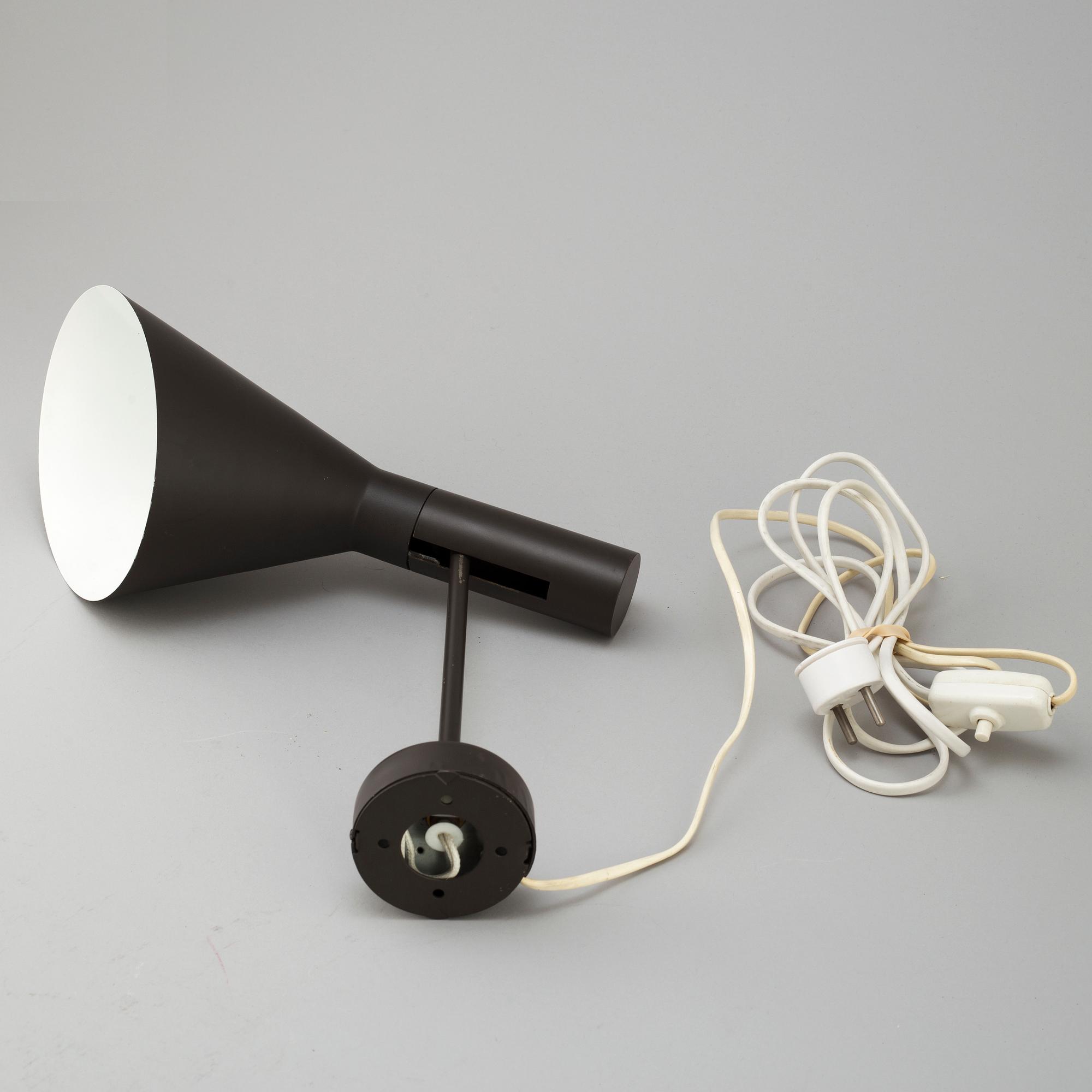 ARNE JACOBSEN, "AJ" vägglampa, på licens av Axel Anell, 1950/60-tal.