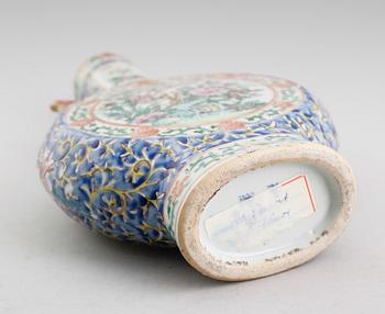 PILGRIMSKRUS, porslin, Kina, 1800-tal.