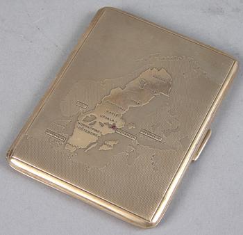 CIGARETTETUI, silver, importstämplar, 1900-talets andra hälft. Vikt 118 gram.