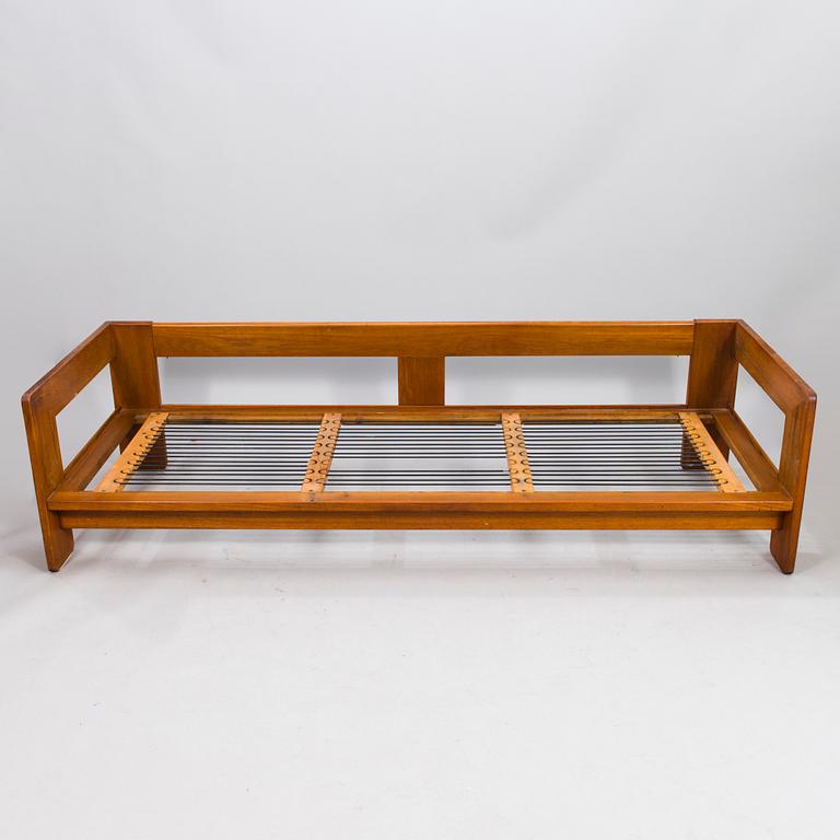 TOBIA SCARPA, a 'Bastiano' leather upholstered teak sofa from Haimi, Finland, the latter half of the 20th century.
