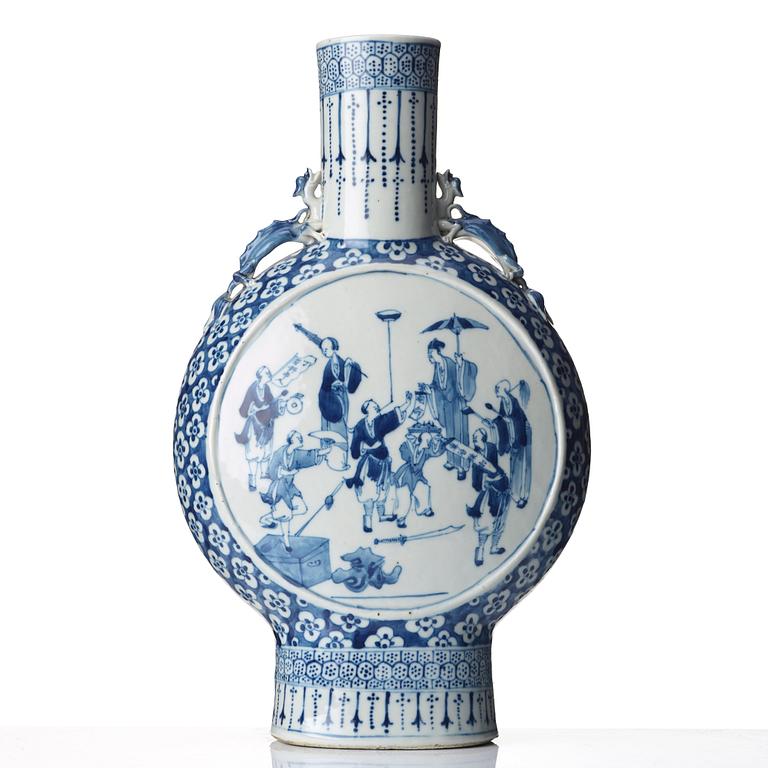 A blue and white moon vase, Qing dynasty, 19th Century.