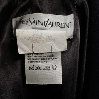 JACKA, Yves Saint Laurent.