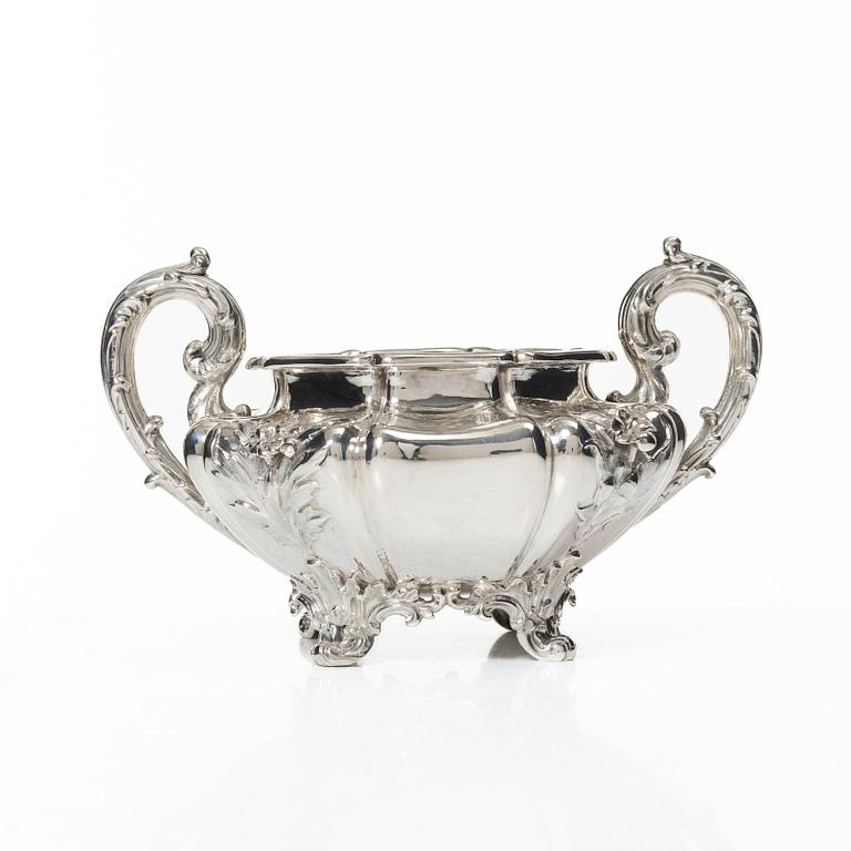 An English silver bowl, mark of Edward, Edward junior, John & William Barnard, London, 1834.