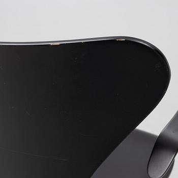 Arne Jacobsen, a model 3217 "Seven" desk chair, Fritz Hansen, Denmark, 1999.