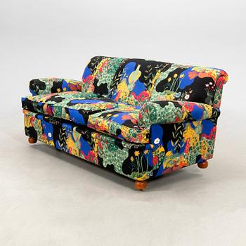 Josef Frank, sofa, model 703, by Svenskt Tenn from OH Sjögren 2023.