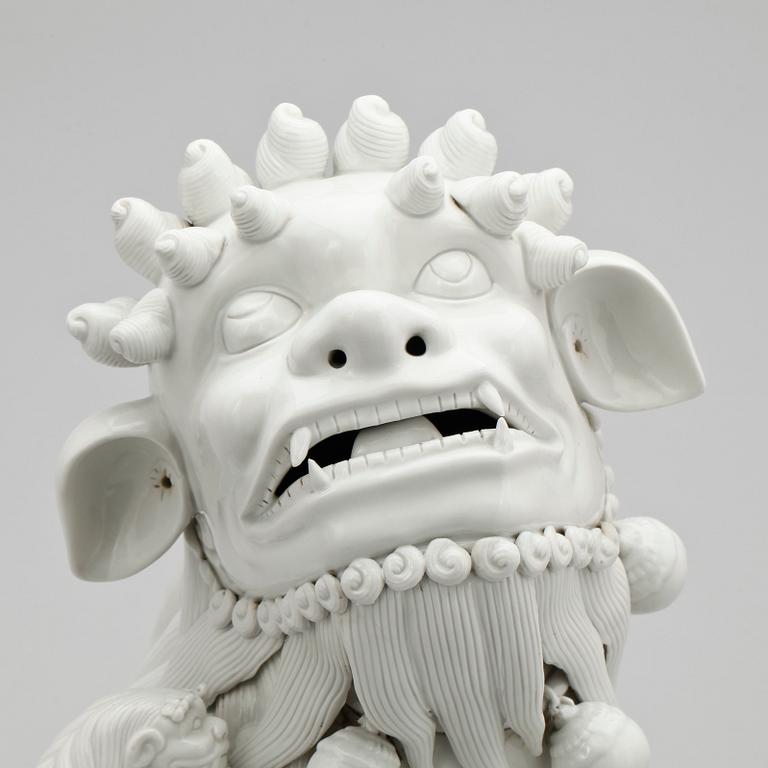FIGURINER, ett par, blanc de chine. Kina, 1900/2000-tal.