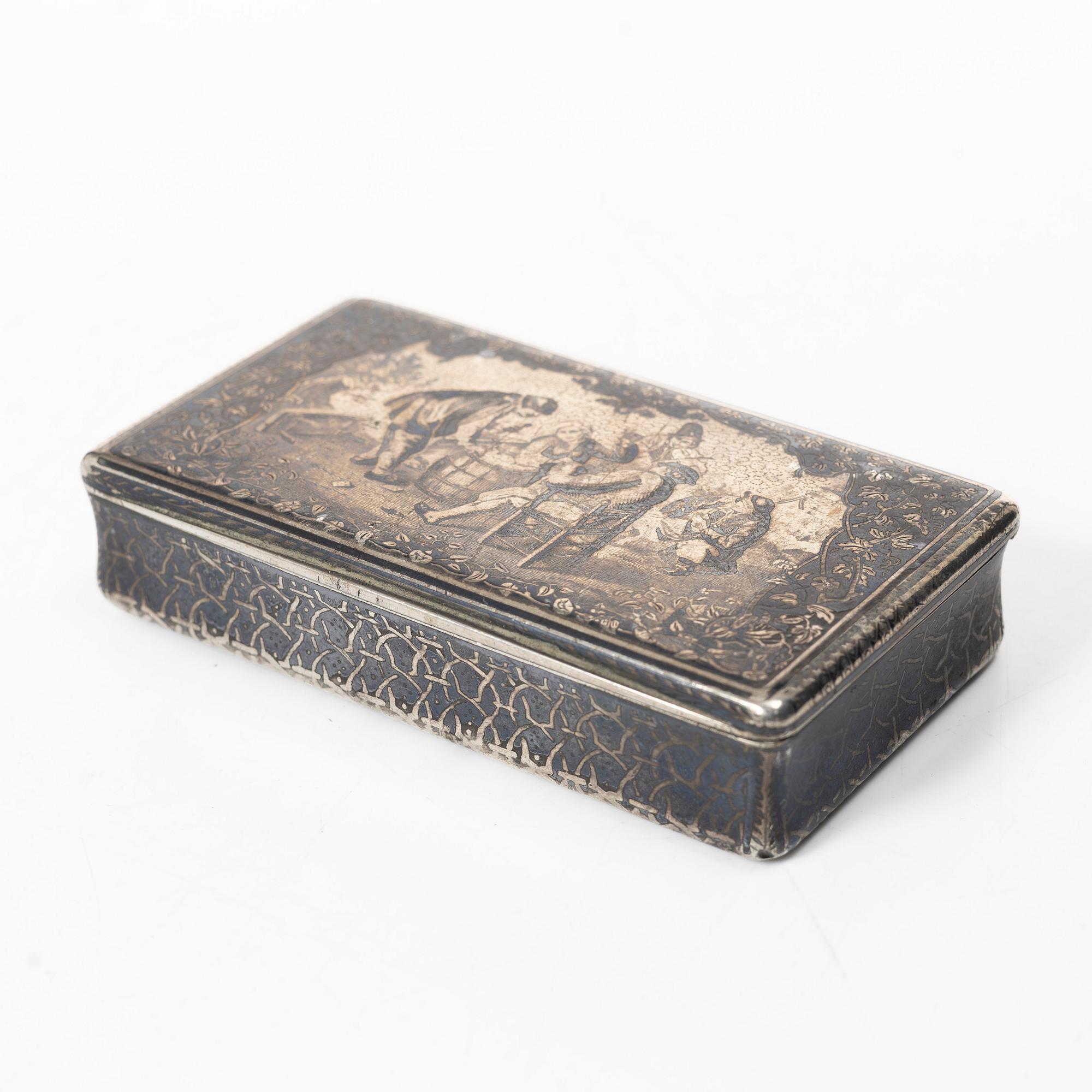A silver niello box, French hallmarks, circa 1900.