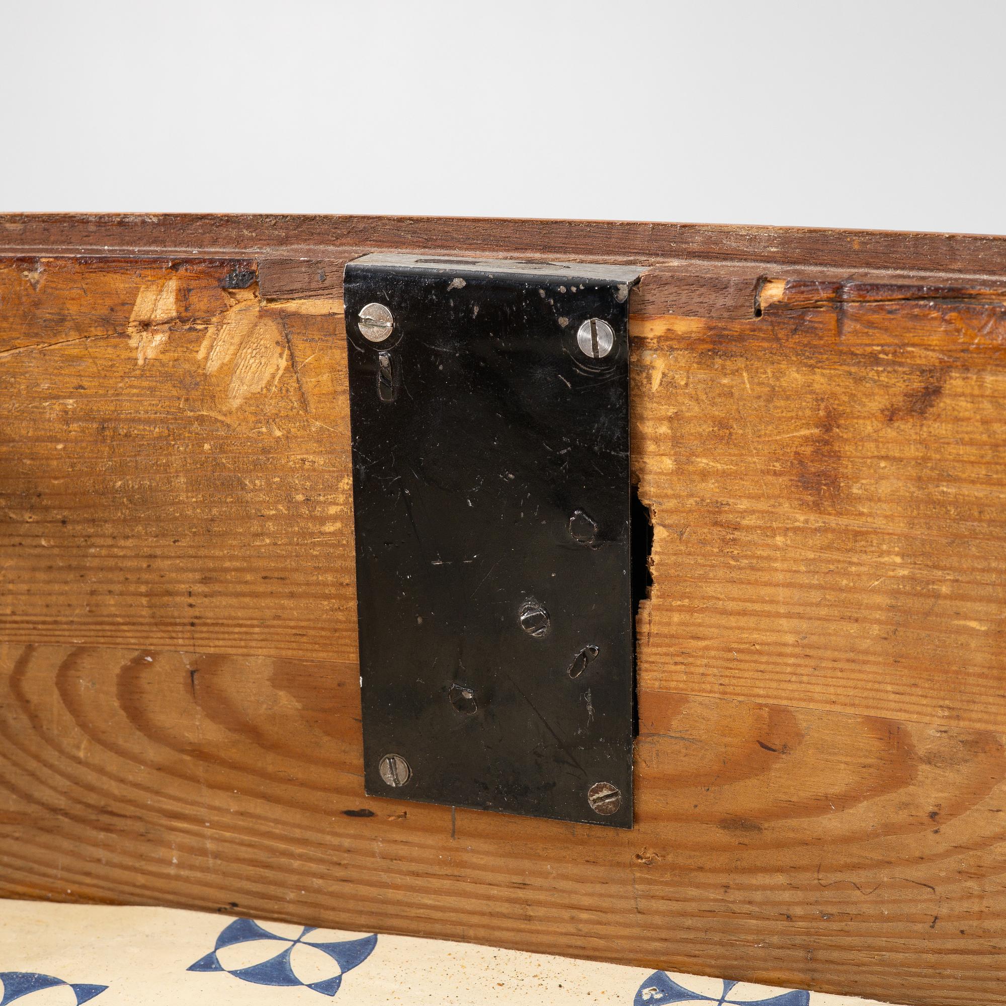 Byrå, senbarockstil, 1800-talets slut.