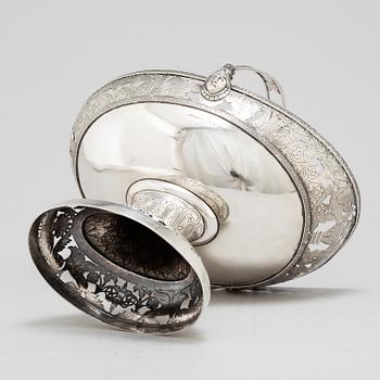 ANDERS LUNDQUIST, fruktkorg, silver, empire, Stockholm, 1827.