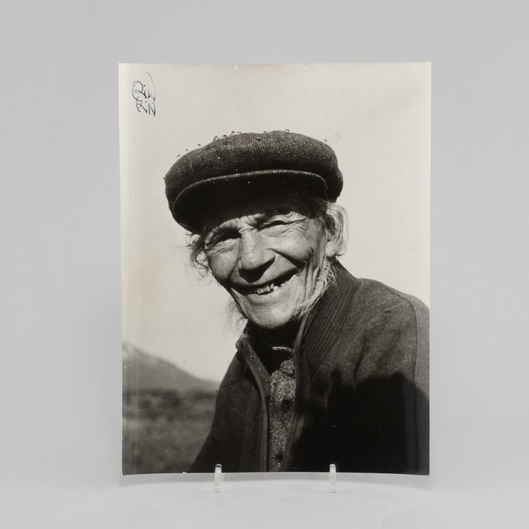 ANNA RIWKIN-BRICK, fotografi, signerat.