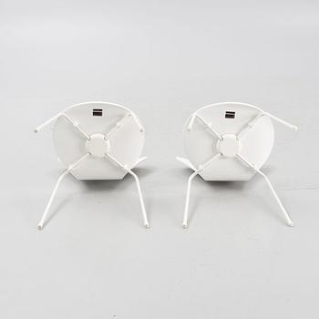 Arne Jacobsen, a pair of model 'Seven' chairs, Fritz Hansen, Denmark 2015.