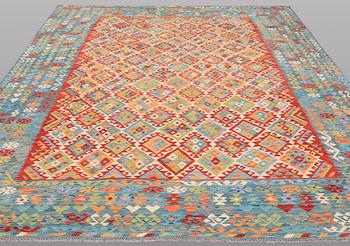 A CARPET, Kelim, ca 406 x 308 cm.