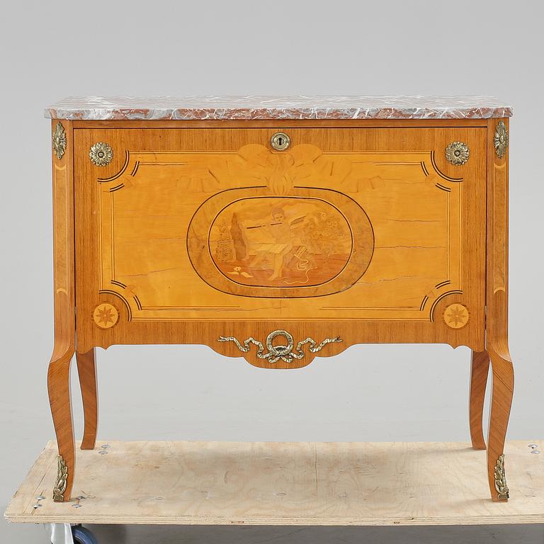 BYRÅ, gustaviansk stil, 1900-talets första hälft.