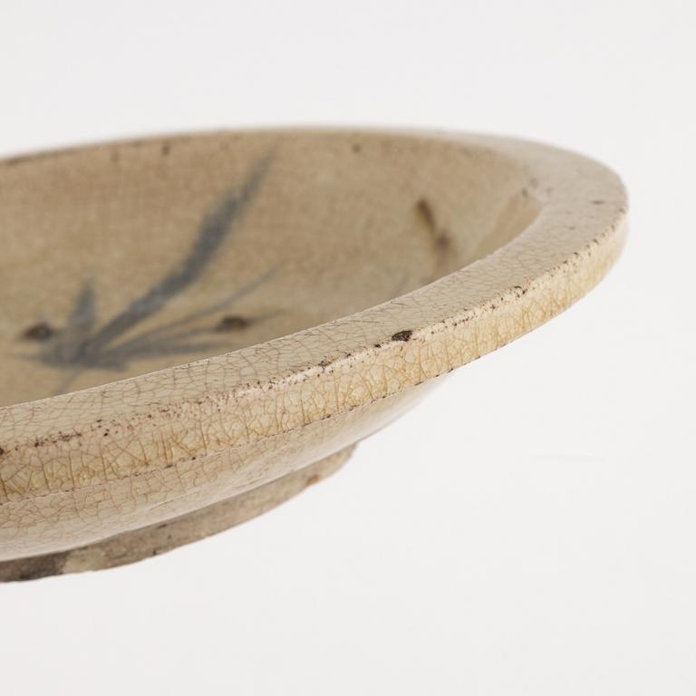 A Japanese 'seto' stoneware bamboo dish, Edo (1602-1868).