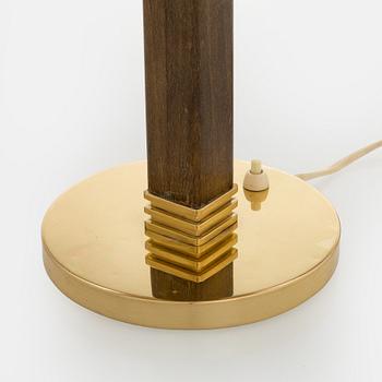 Paavo Tynell, A mid 20th century '5066' desk lamp for Taito Oy, Finland.