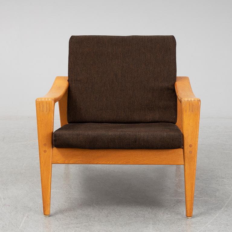 A 1960s easy chair.