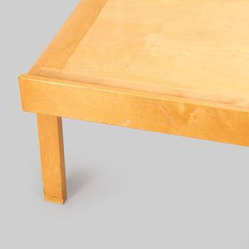 Soffbänk, modell E1295, design Arteks ritkontor, för O.Y Huonekalu-ja Rakennustyötehdas A.B. 1957.