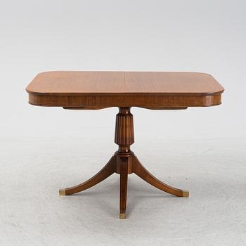 Matbord, engelsk stil, 1900-talets mitt.