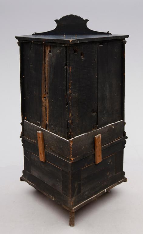 HÖRNSKÅP, allmoge, 1700/1800-tal.