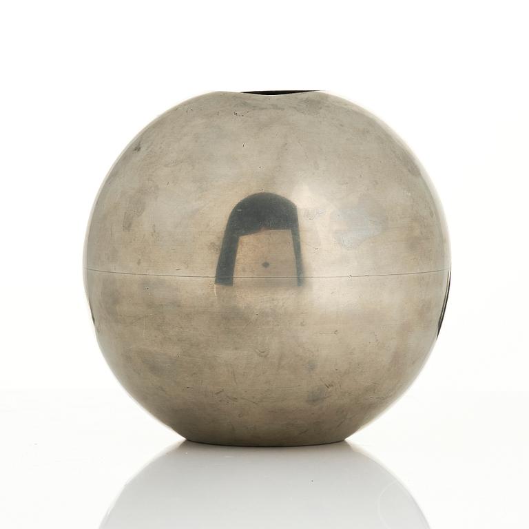 Sylvia Stave, vaser, två stycken, C.G. Hallberg, Stockholm, 1930-tal.