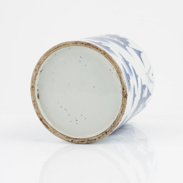 A Chinese blue and white brush pot, 20th century.