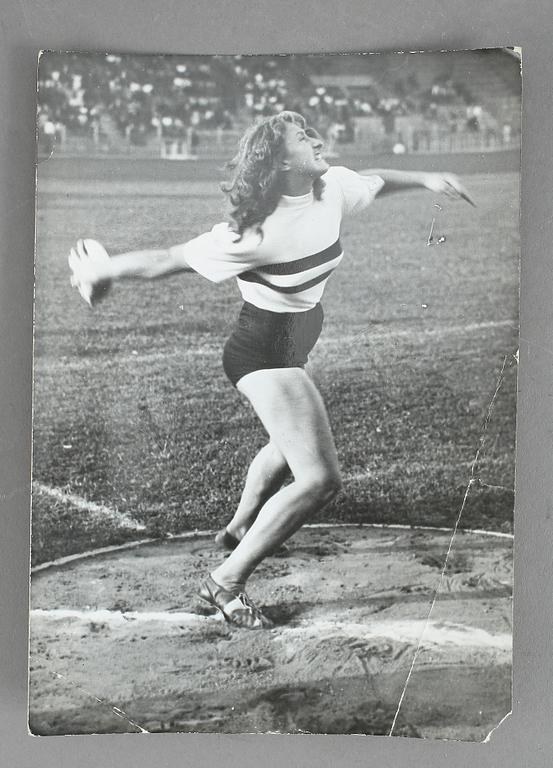 FOTOGRAFIER, 112 st, 1940-tal. Från press, 1900--talets mitt.