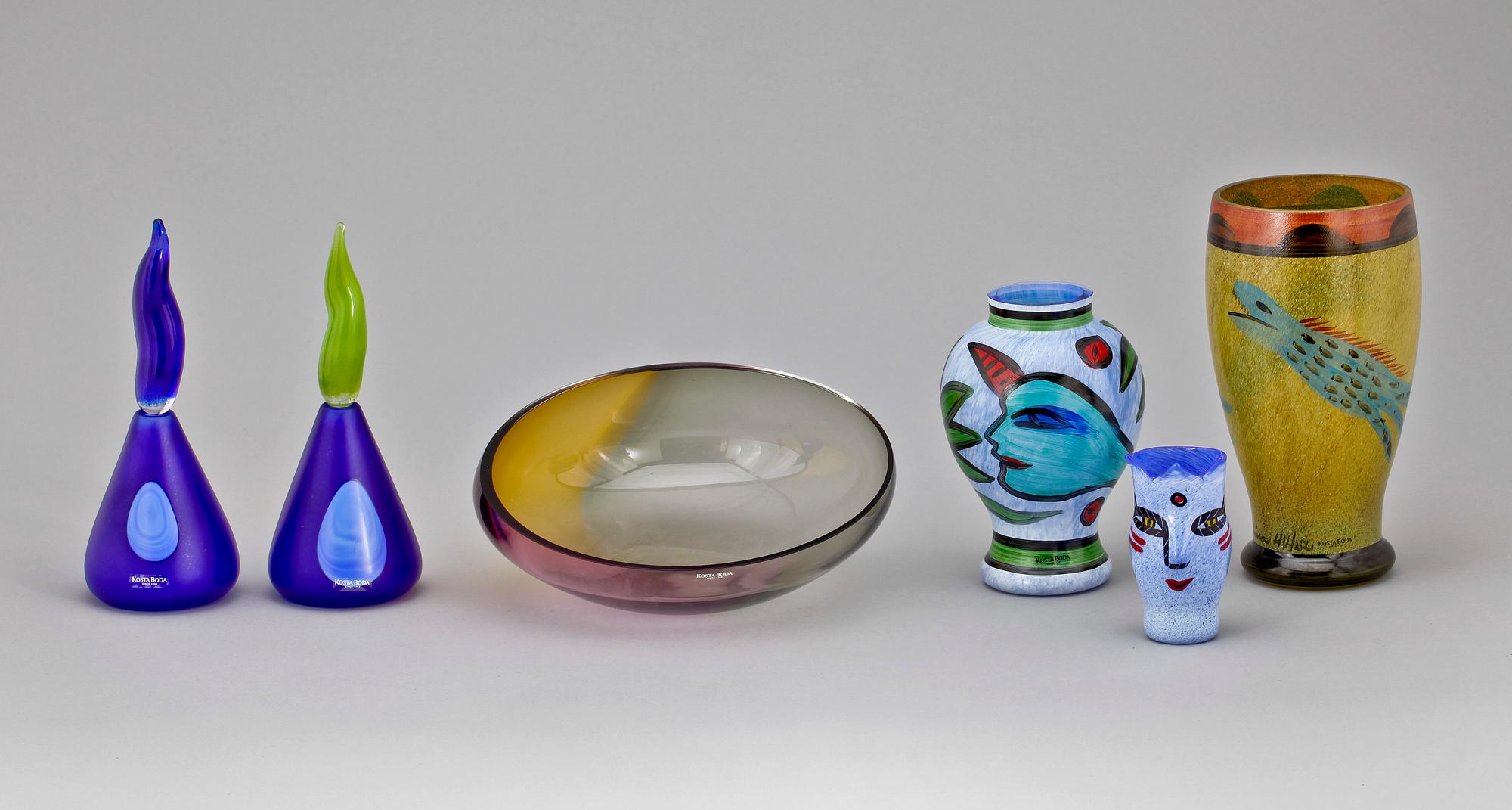 PARTI GLAS, 14 delar, bland annat Ulrica Hydman-Vallien, Kosta Boda, 1900-tal.