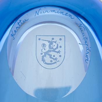 A GLASS BOWL BY KERTTU NURMINEN, signed  Kerttu Nurminen Nuutajärvi.