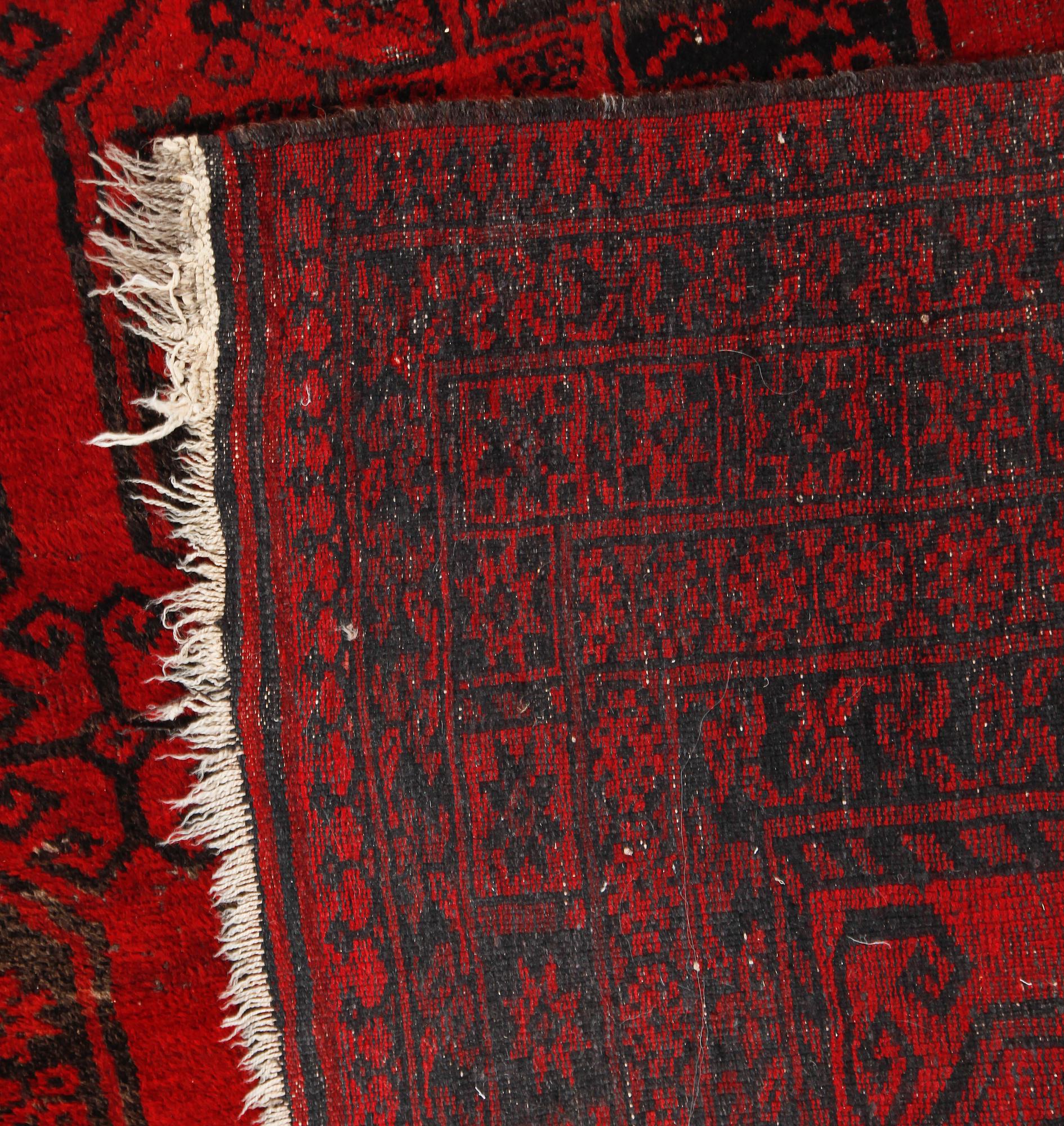 MATTA, Afghan, 1900-talets andra hälft, 297 x 226 cm.