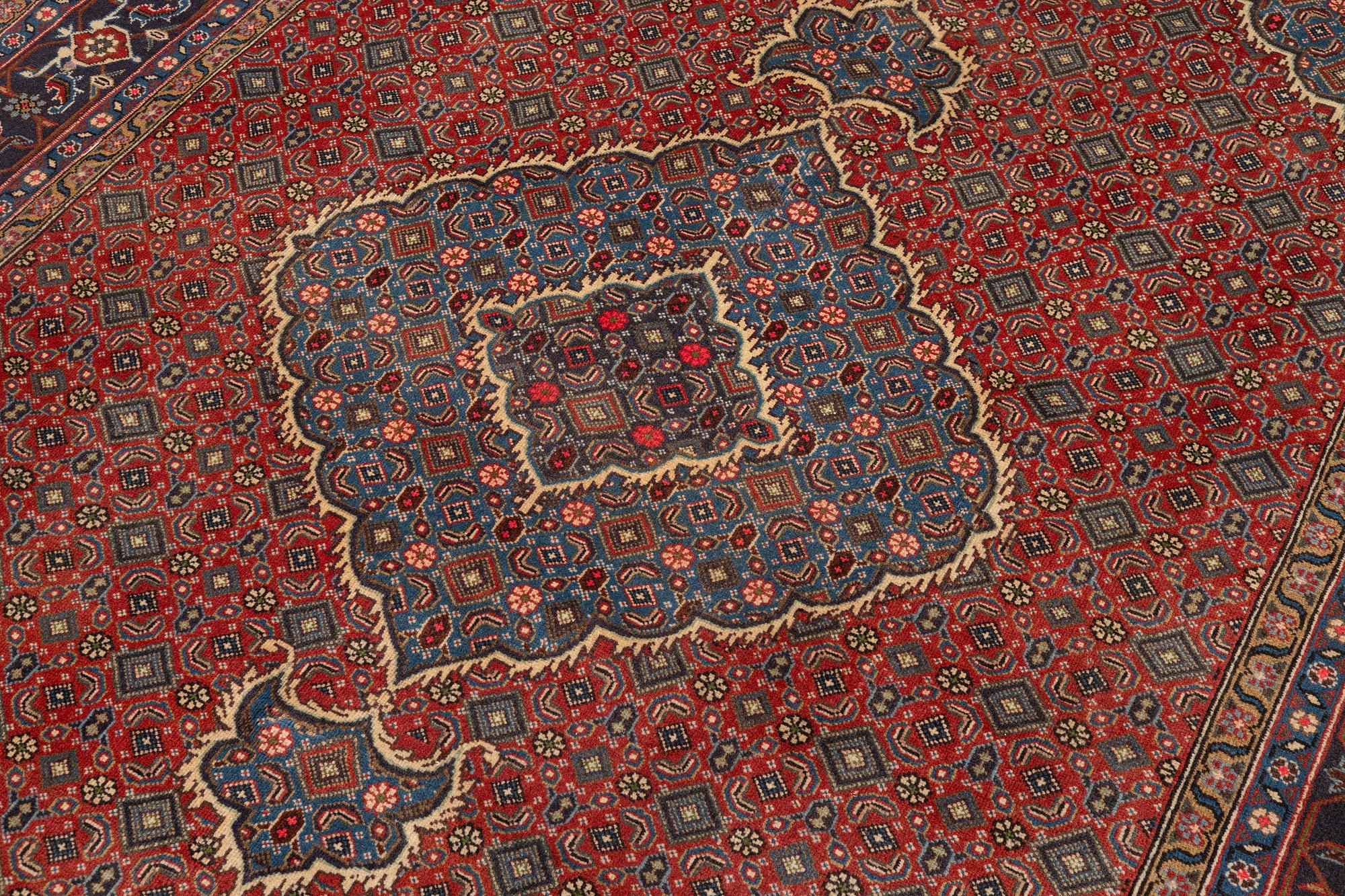 An Ardabil carpet approx. 295 x 200 cm.