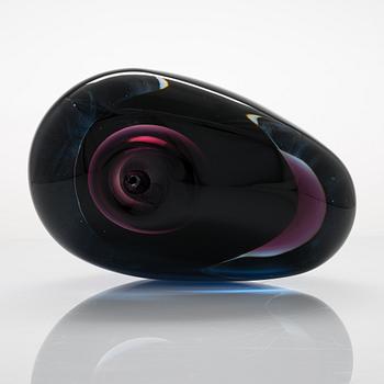 Timo Sarpaneva, a 'Black bird' sculpture signed Timo Sarpaneva 1997. Nuutajärvi glass factory.