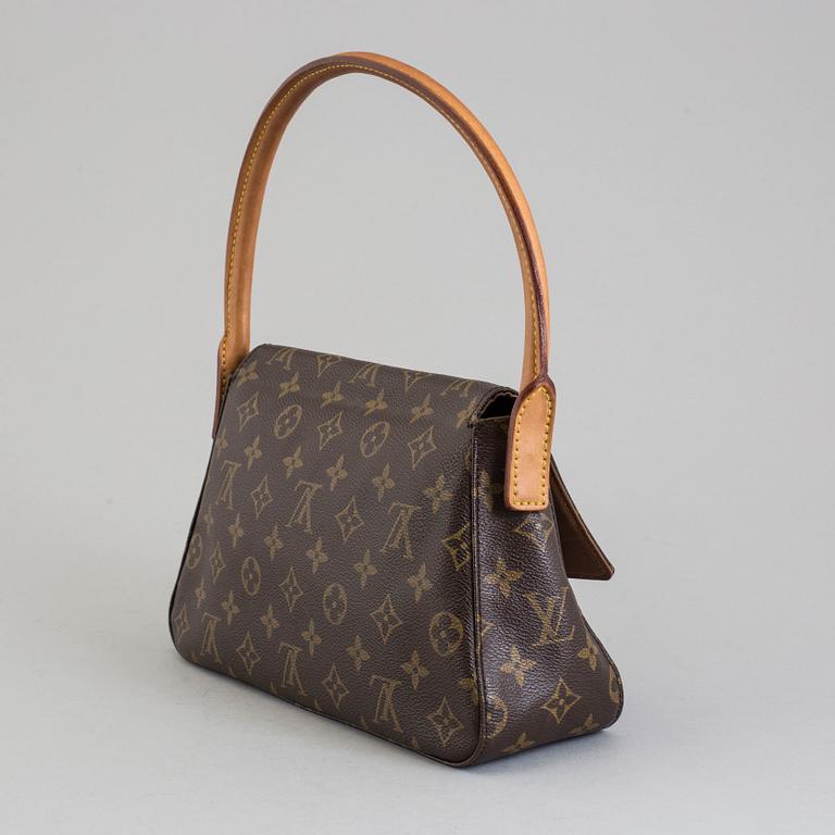 A Louis Vuitton "Mini Looping" handbag.