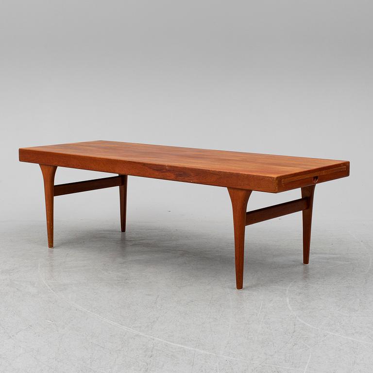 JOHANNES ANDERSEN, a teak veneered coffee table from CFC, Silkeborg, Denmark, 1950's/60's.