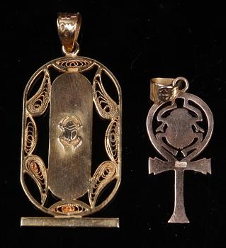 HÄNGEN, 2 st, 18 K guld, Egypten, sent 1900-tal. Ca 10g.